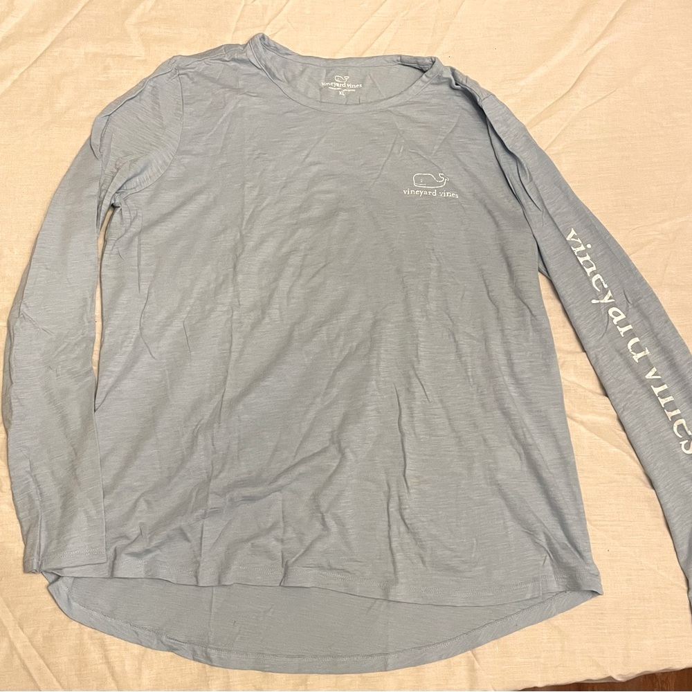 Vineyard Vines woman’s long sleeve T in XL